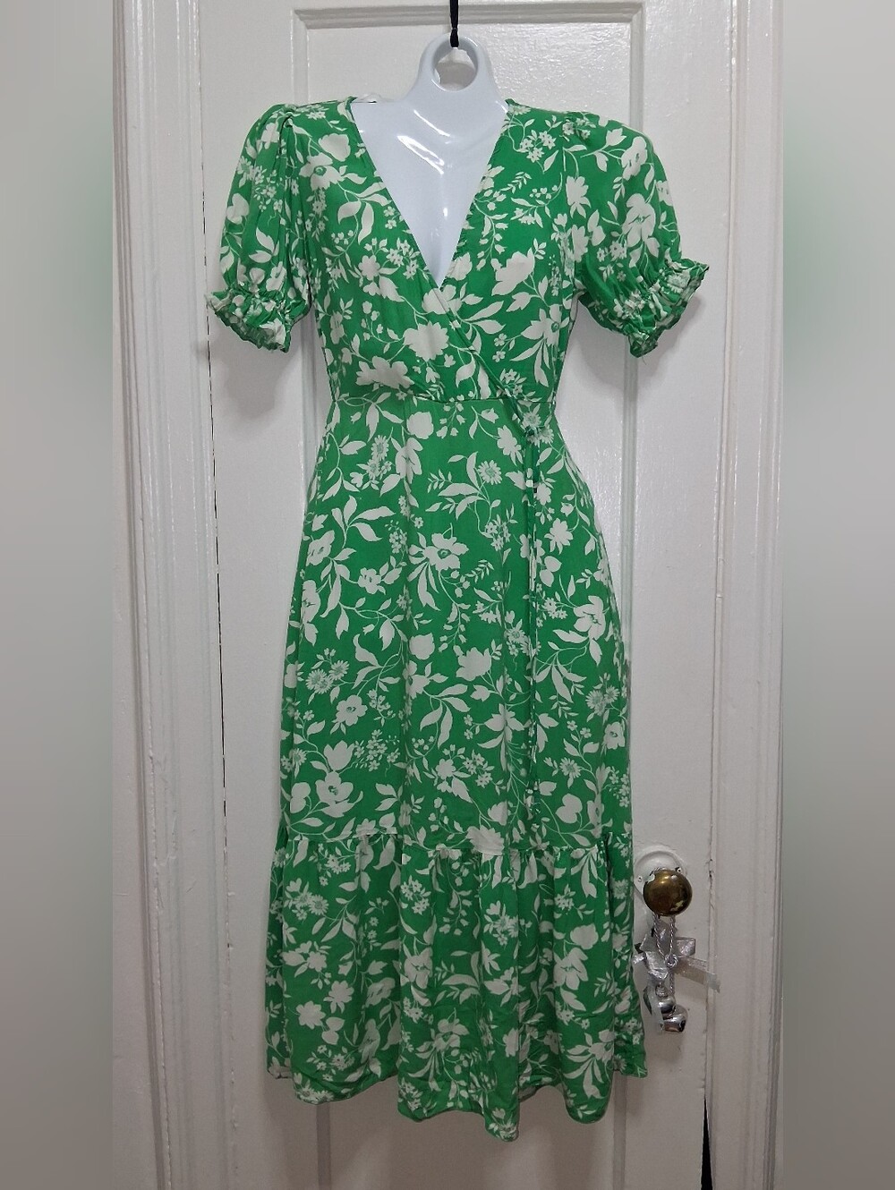 New Look Green White Floral Midi Dress US 2 V-Neck Elastic Waist Ruffle